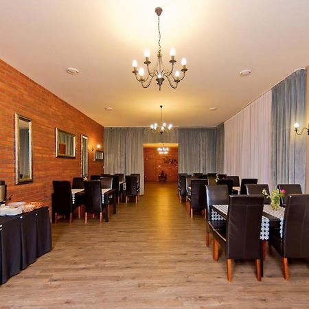Stary Mlyn Hotel Swidnica  Bagian luar foto