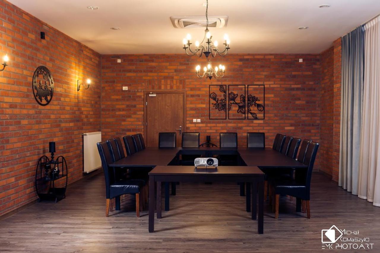 Stary Mlyn Hotel Swidnica  Bagian luar foto