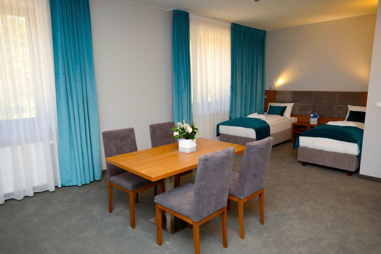 Stary Mlyn Hotel Swidnica  Bagian luar foto
