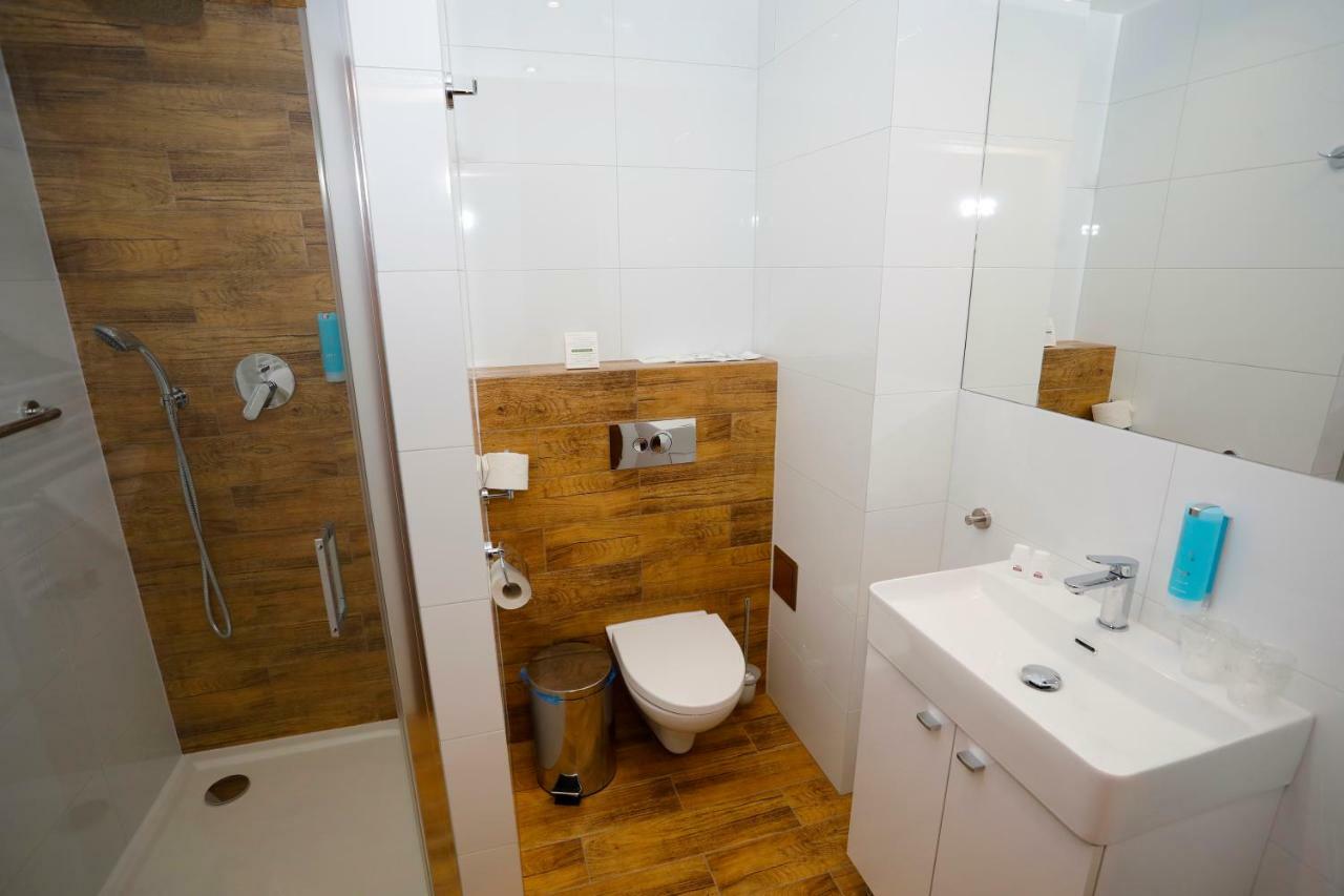 Stary Mlyn Hotel Swidnica  Bagian luar foto