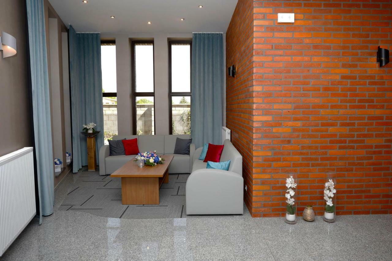 Stary Mlyn Hotel Swidnica  Bagian luar foto