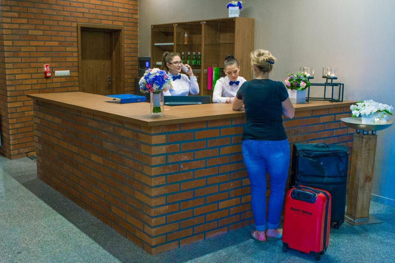 Stary Mlyn Hotel Swidnica  Bagian luar foto
