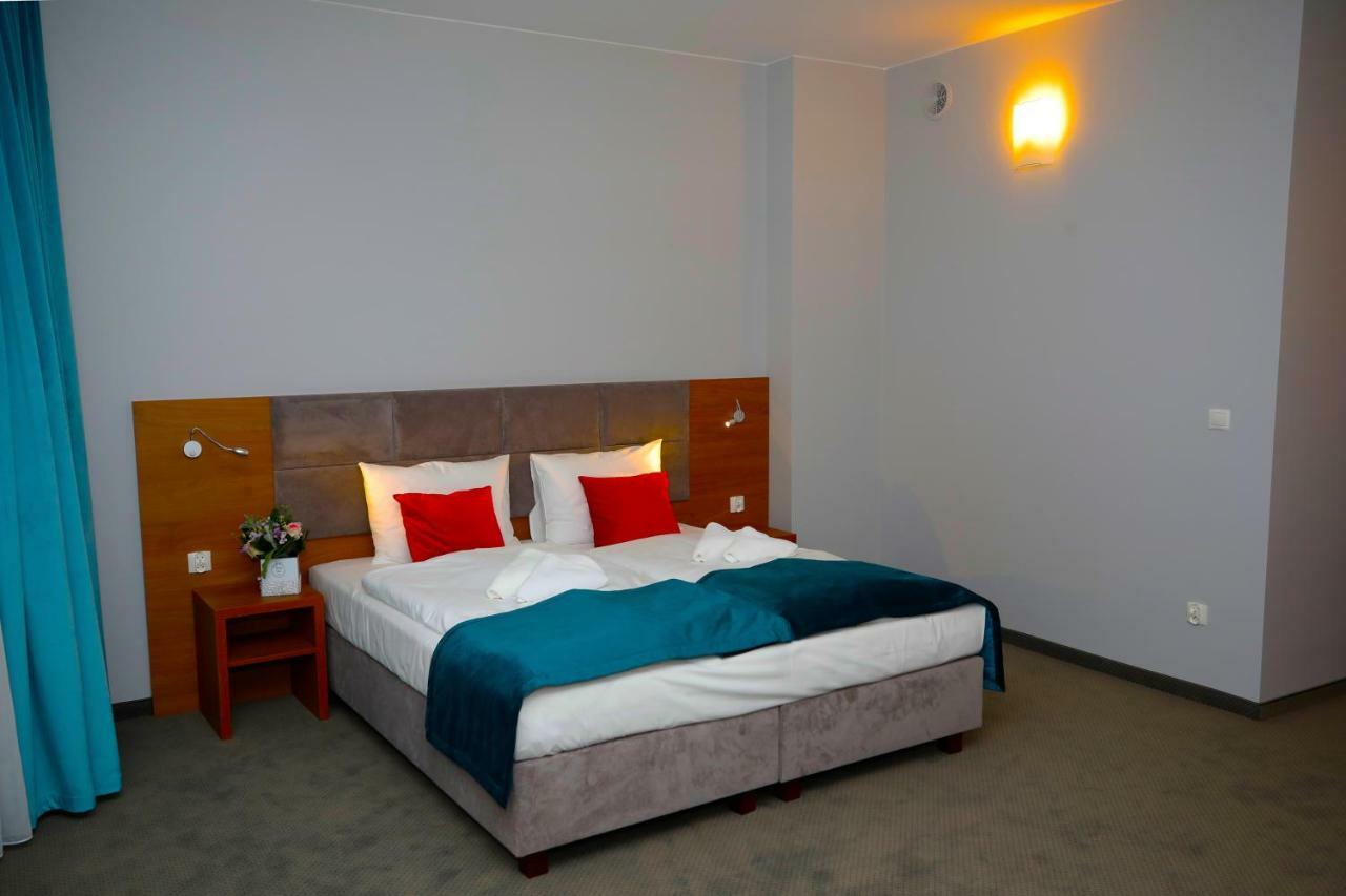 Stary Mlyn Hotel Swidnica  Bagian luar foto