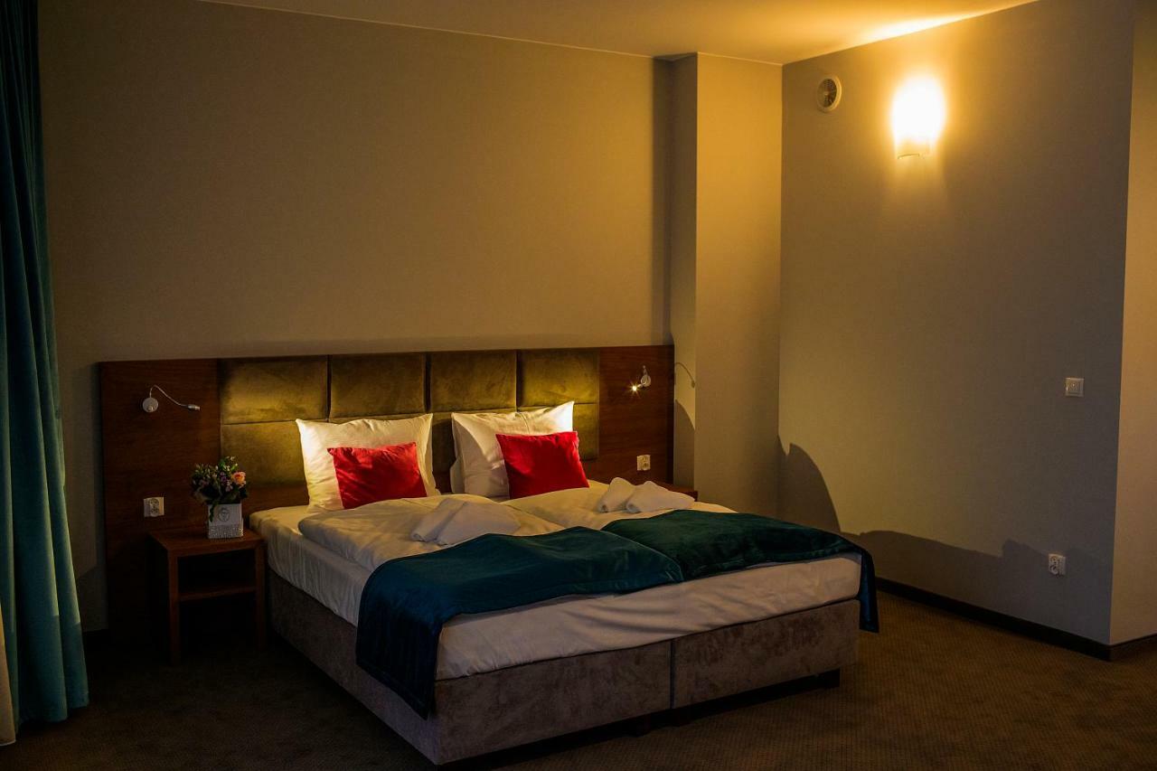 Stary Mlyn Hotel Swidnica  Bagian luar foto